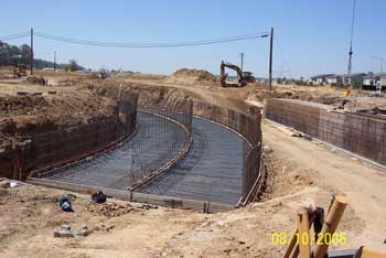 Curved deck slab