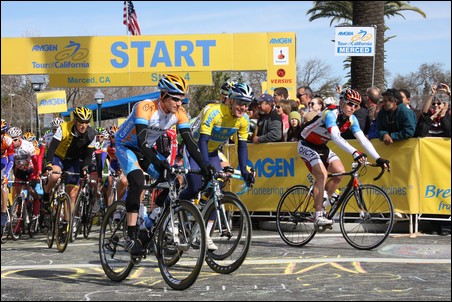 Previous stage leaders take off for celebratory lap